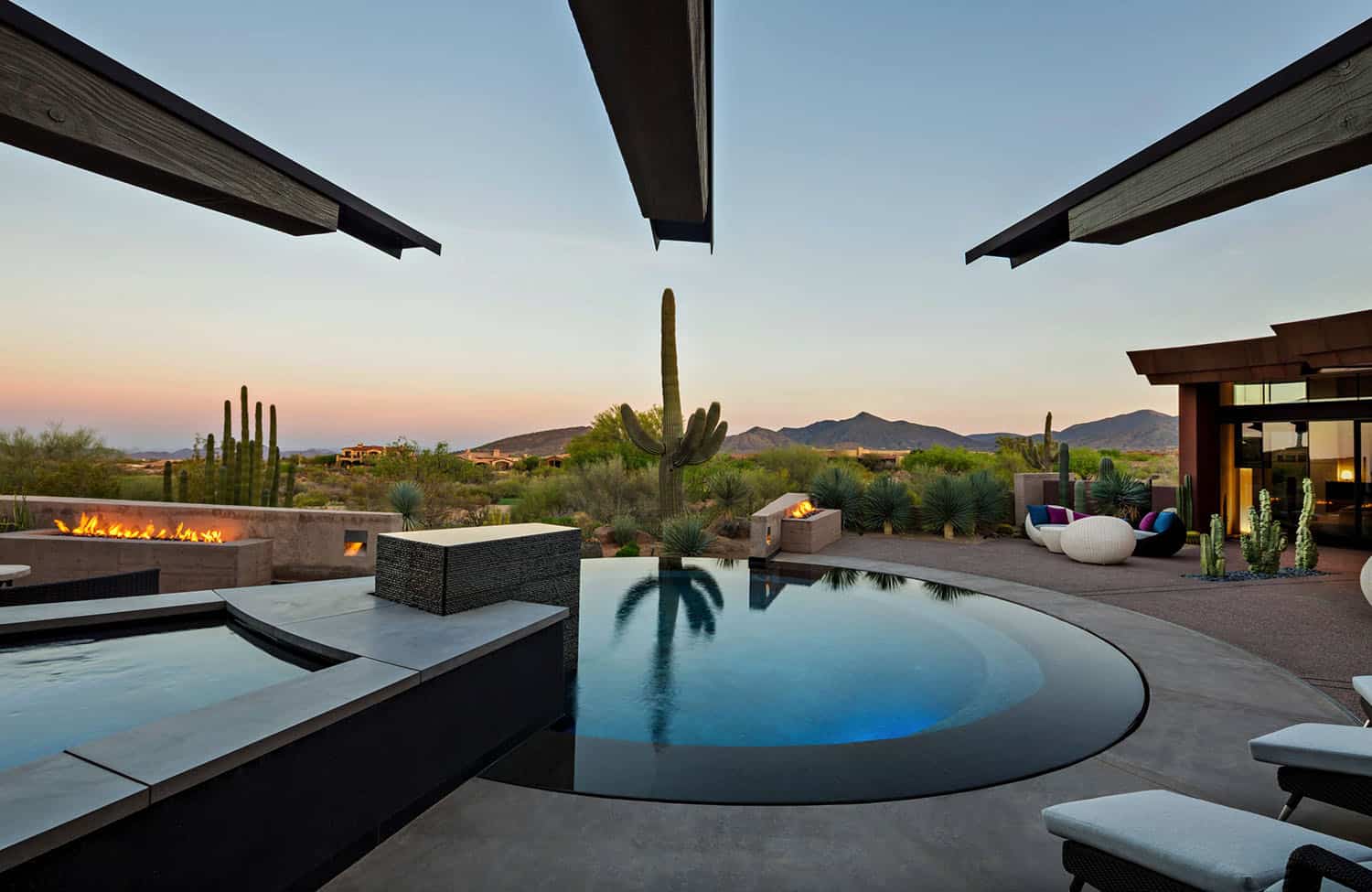 contemporary-desert-home-pool