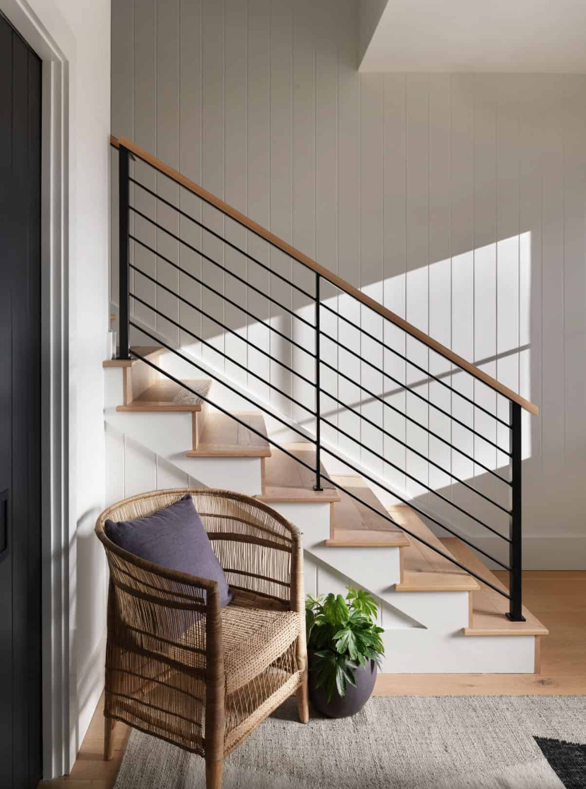 contemporary-farmhouse-style-entry-staircase