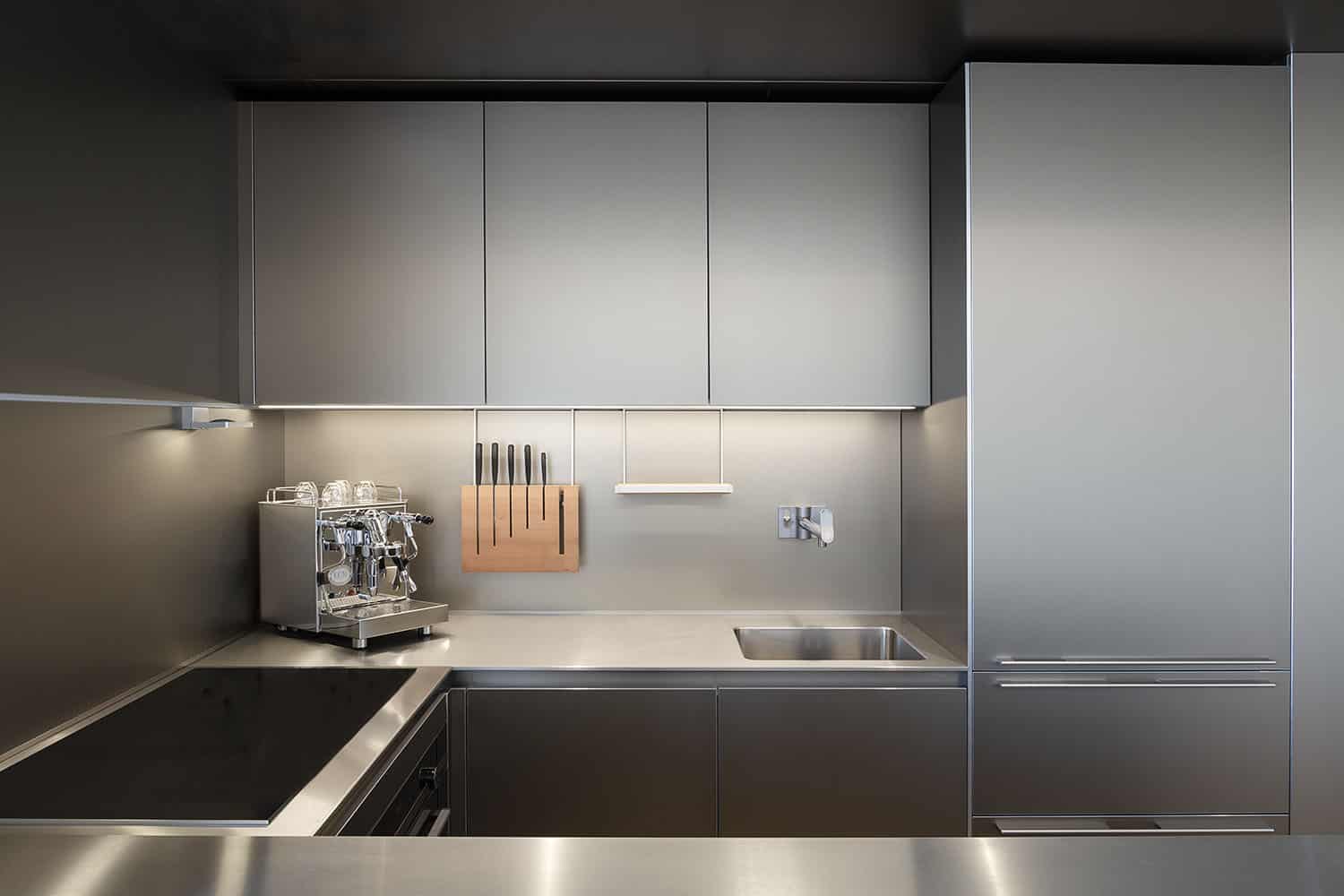 luxury-modern-apartment-kitchen