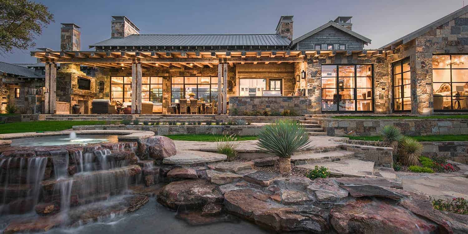 modern-ranch-style-home-exterior