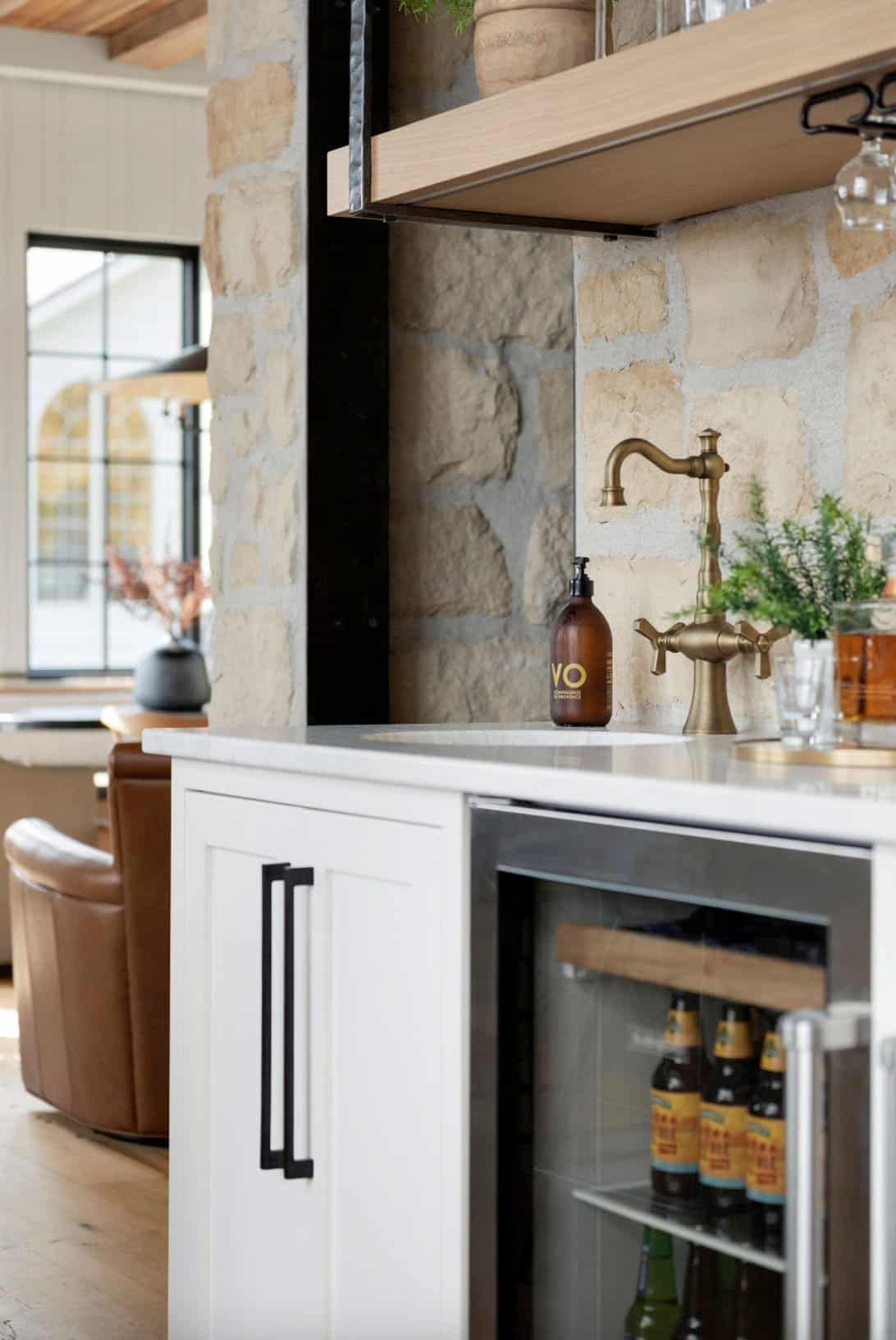 modern-rustic-kitchen-home-bar
