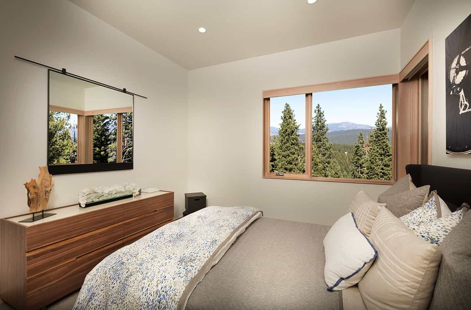 mountain-contemporary-bedroom