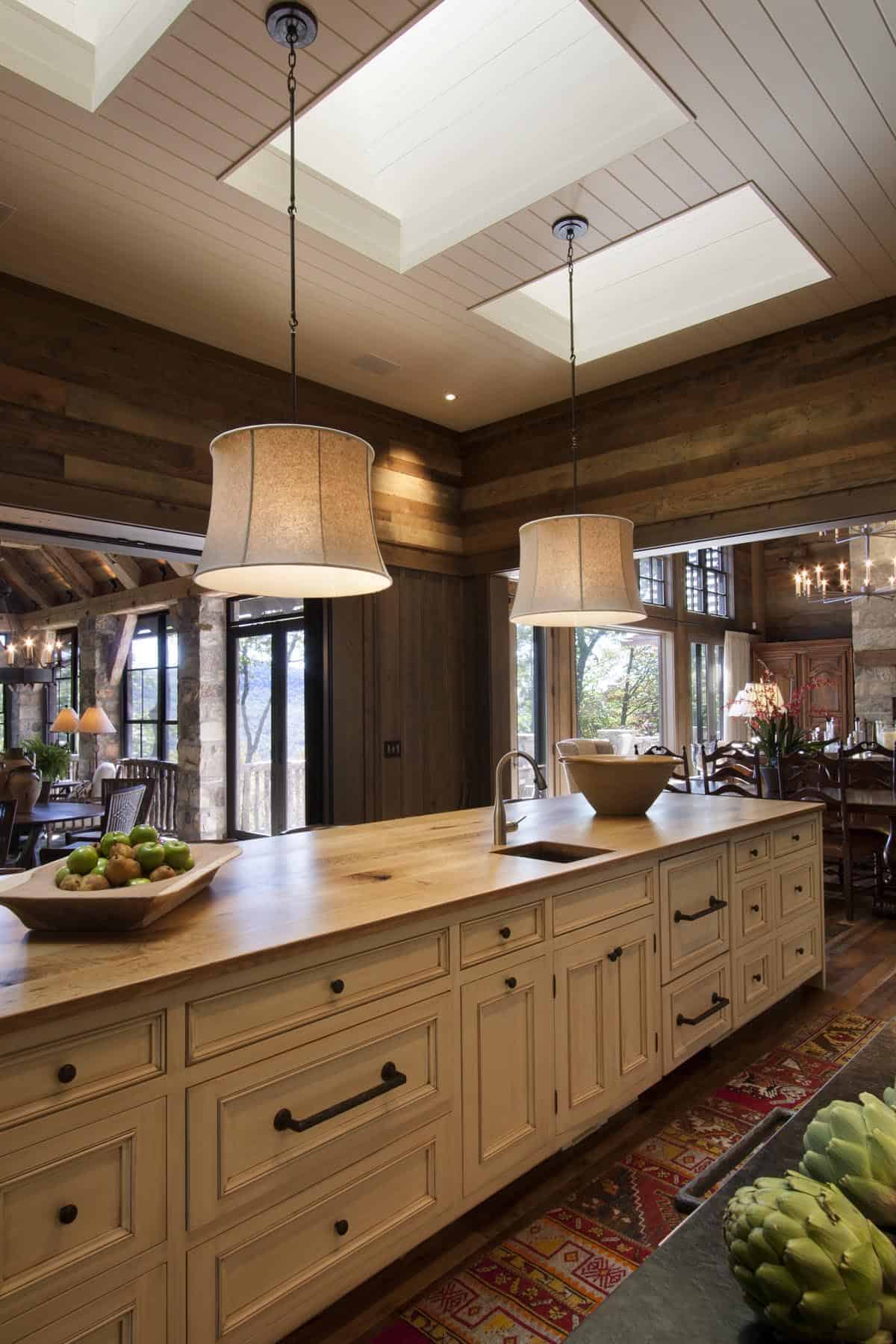 mountain-craftsman-style-kitchen