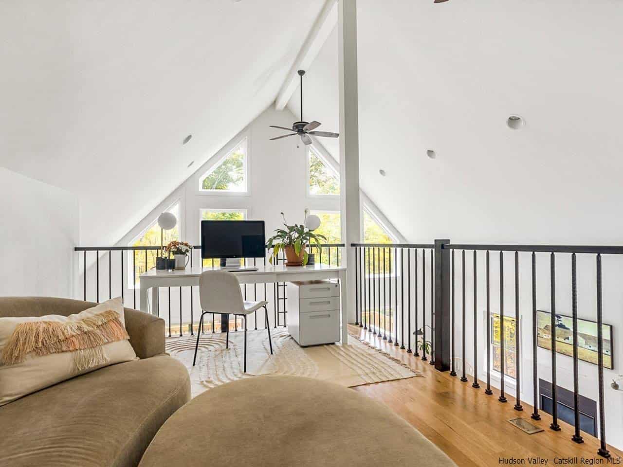 mountain-modern-family-room-loft