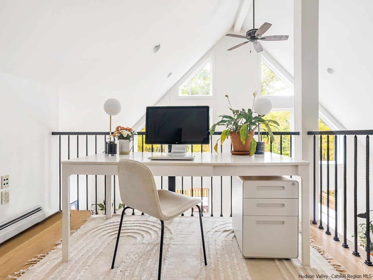 mountain-modern-home-office-loft