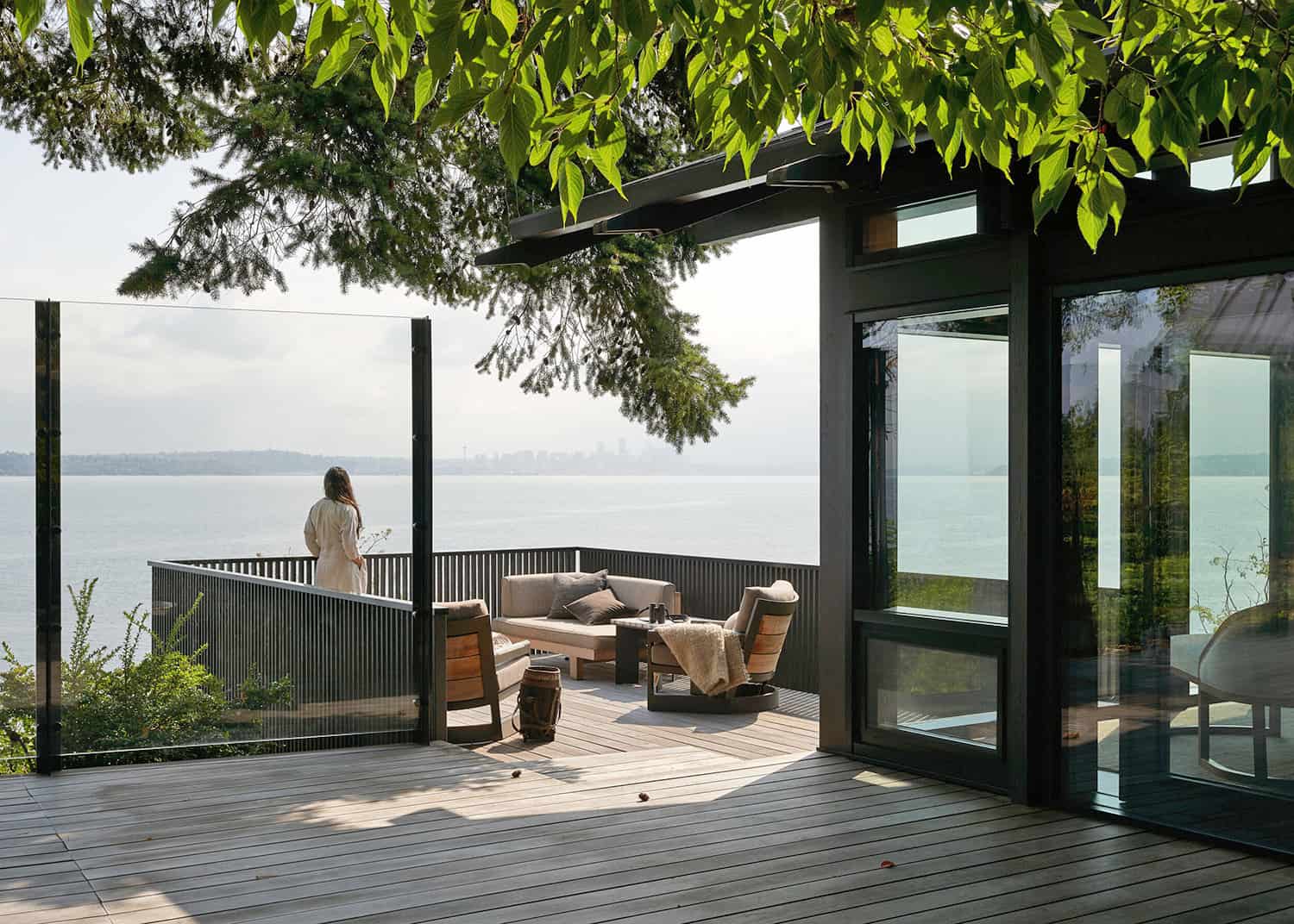 northwest-style-home-exterior-patio