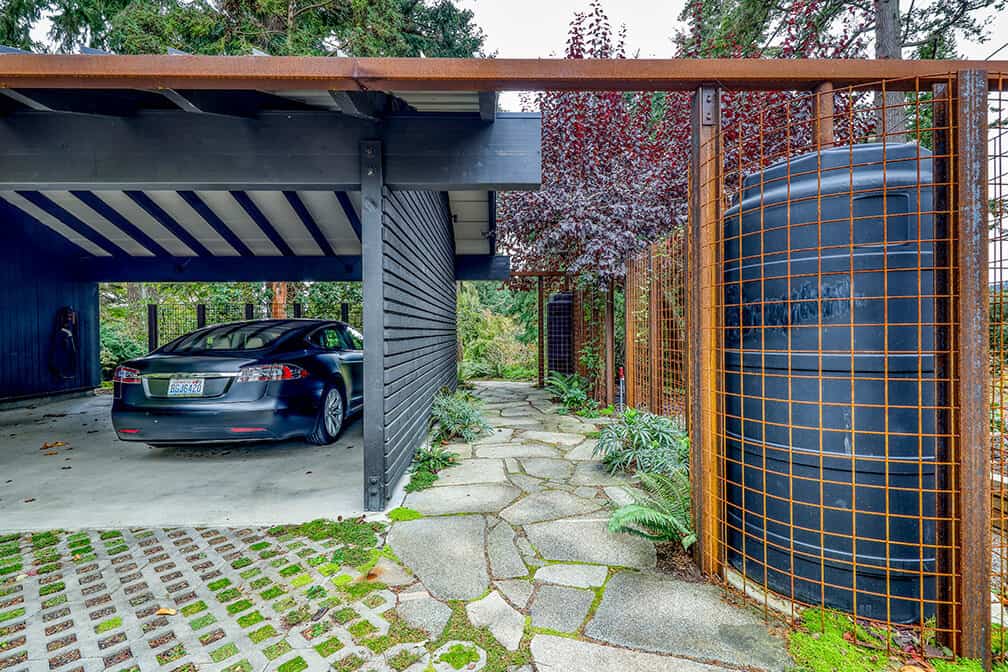northwest-style-home-exterior-garage