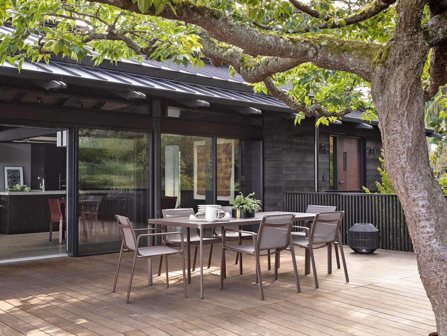 northwest-style-home-patio