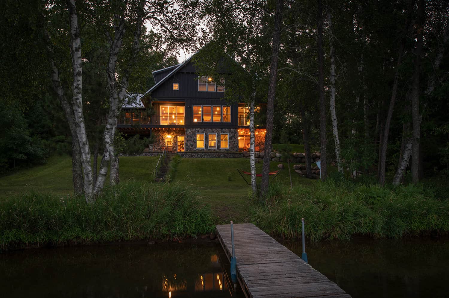 scandinavian-influenced-cabin-exterior