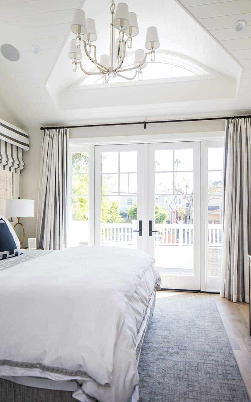 traditional-coastal-style-bedroom