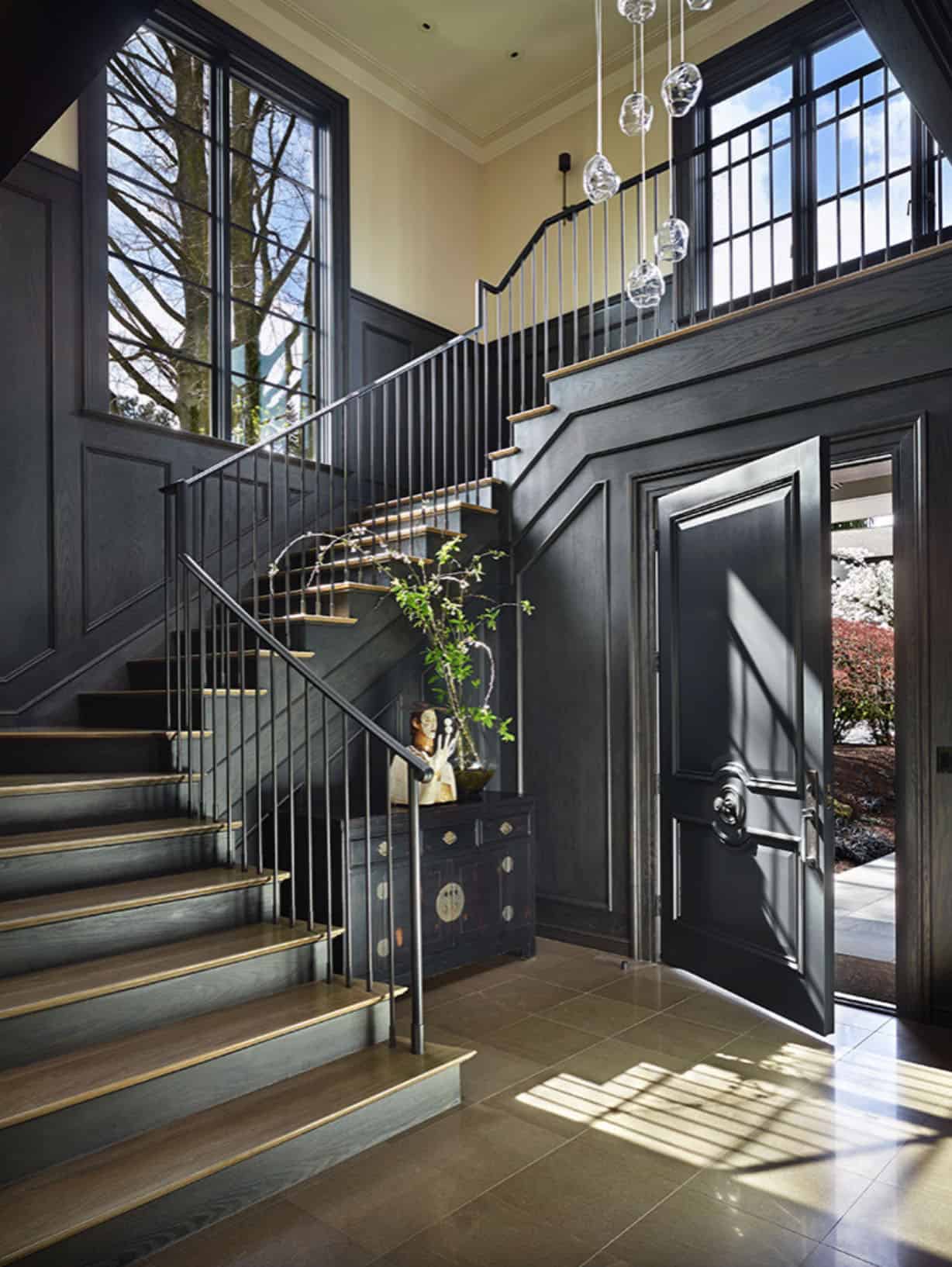 transitional-style-entry-staircase