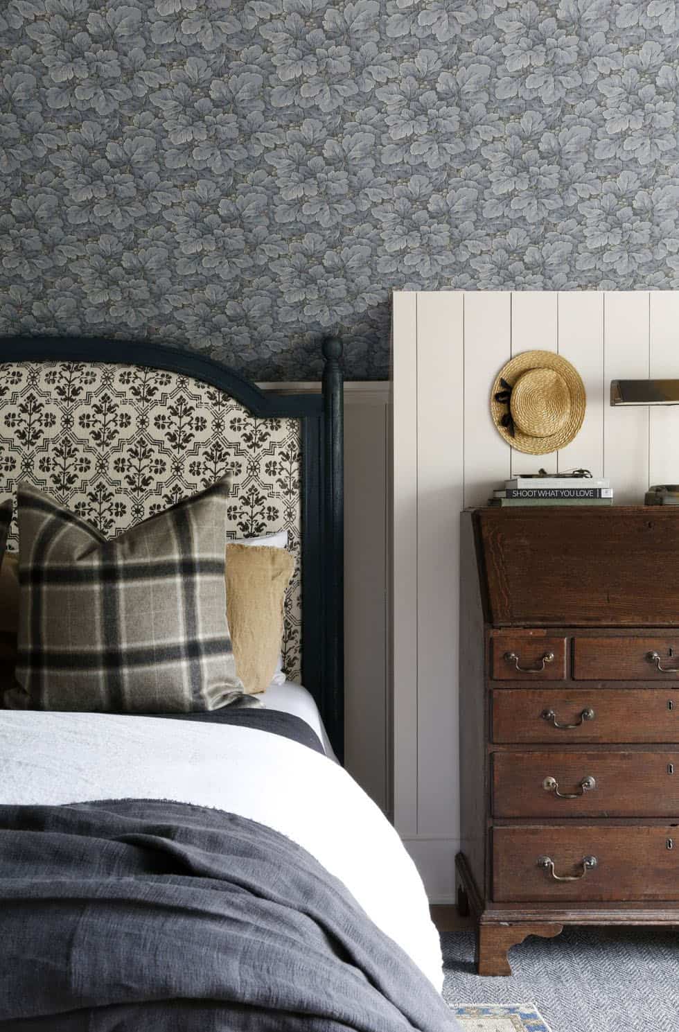 modern-rustic-bedroom