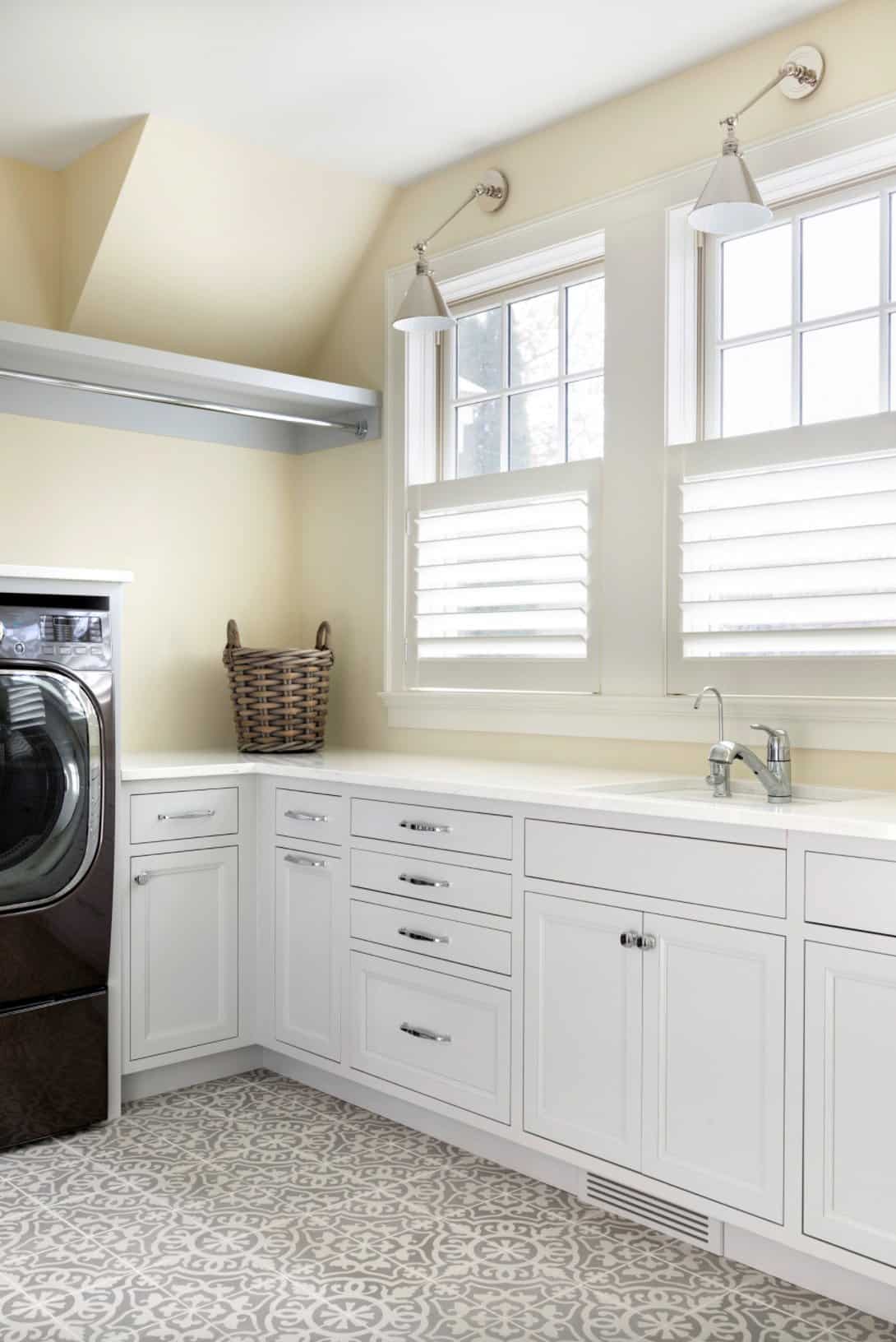 traditional-style-laundry-room