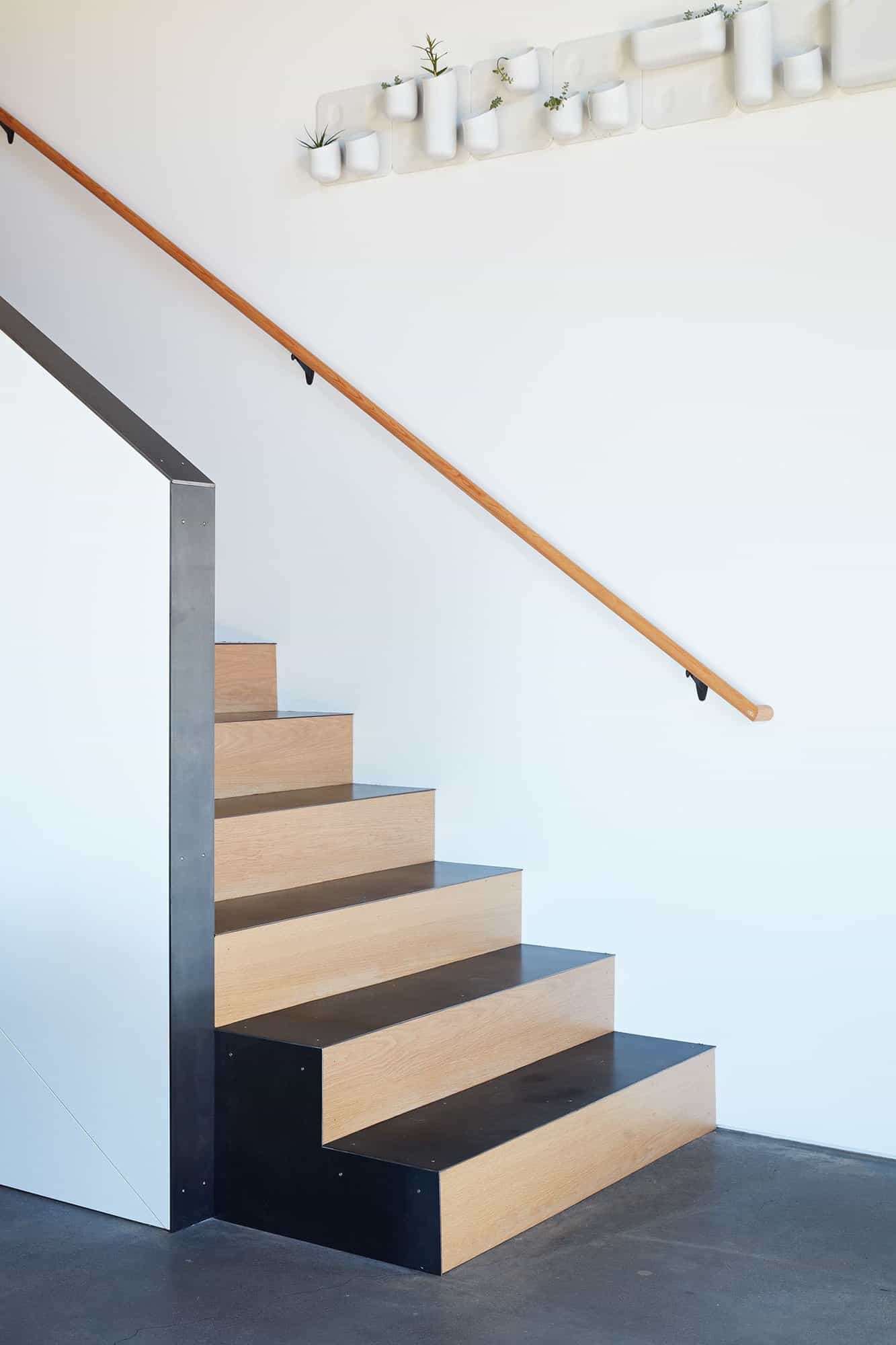 minimal-modern-staircase