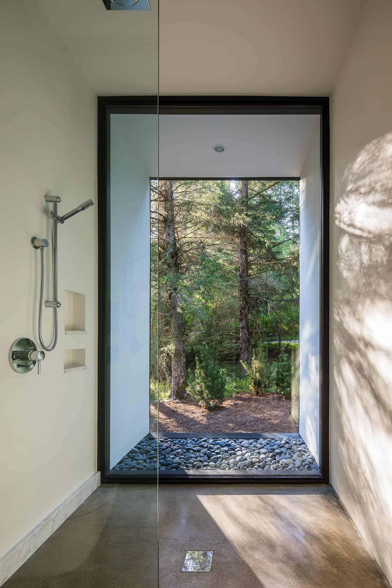 minimalist-retreat-bathroom-shower