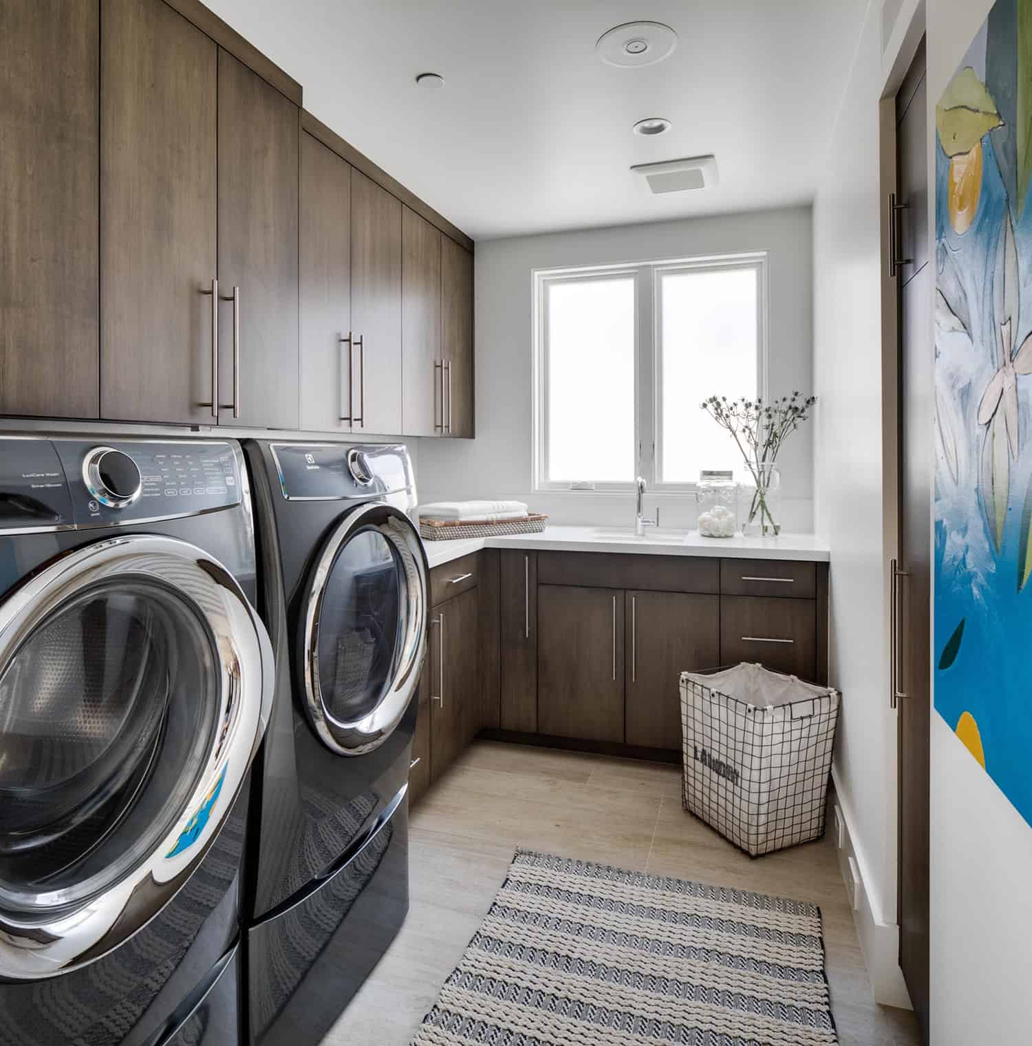modern-beach-style-laundry-room