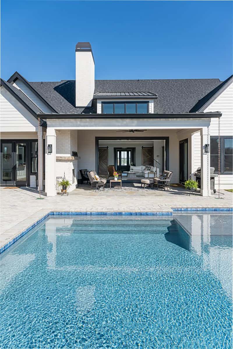 modern-farmhouse-style-swimming-pool