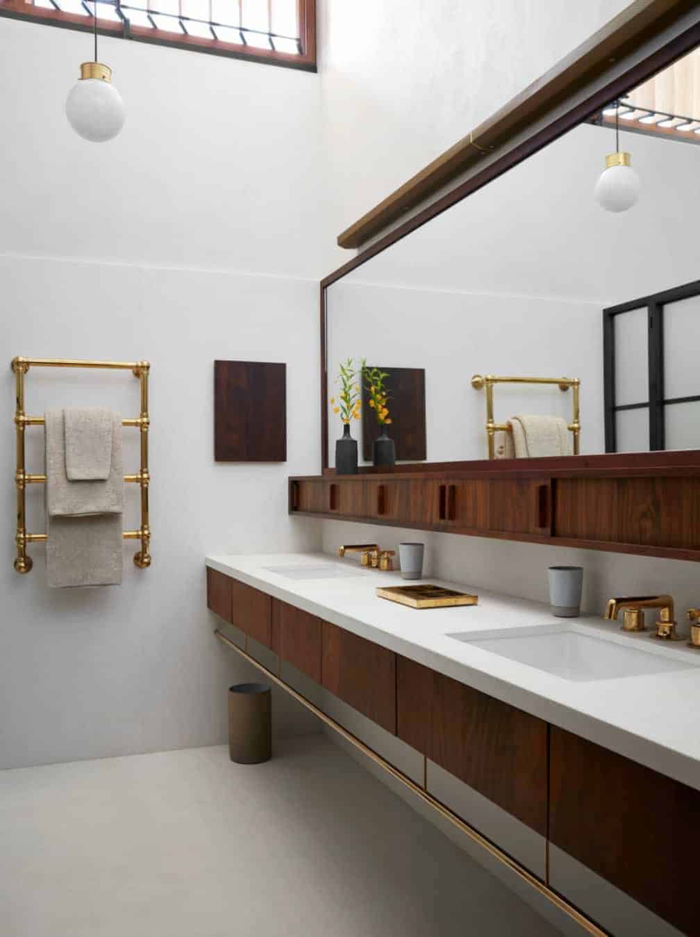 modernist-scandinavian-style-bathroom