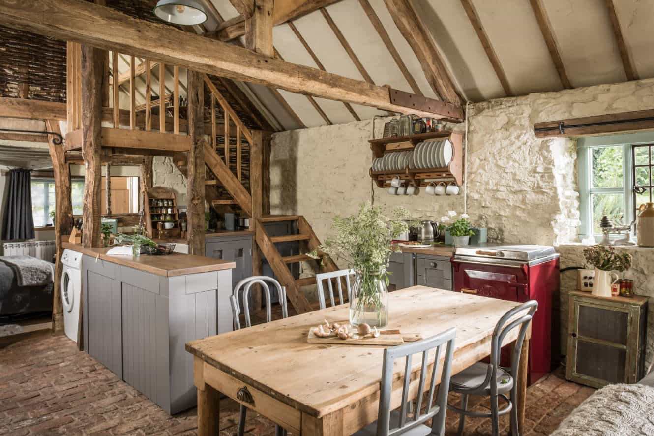 rustic-luxe-cottage-dining-room