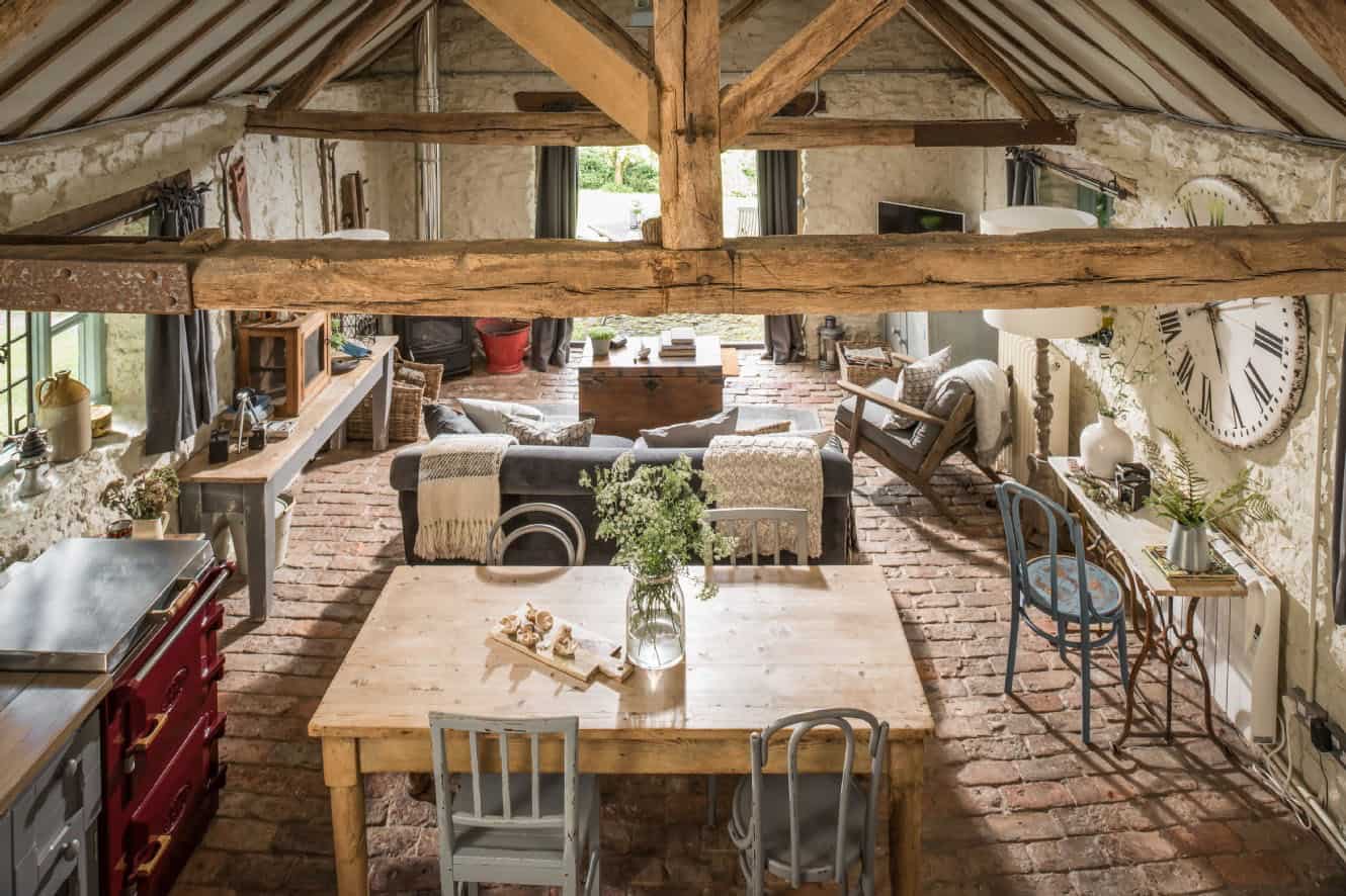rustic-luxe-cottage-great-room