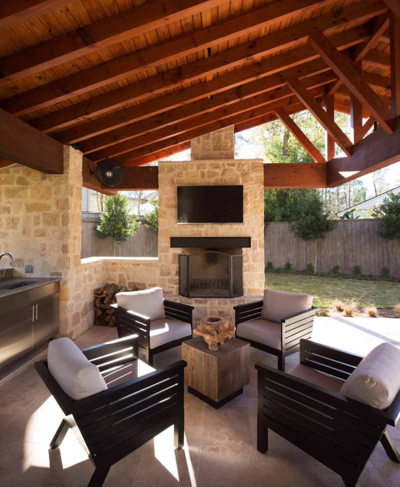 transitional-style-patio
