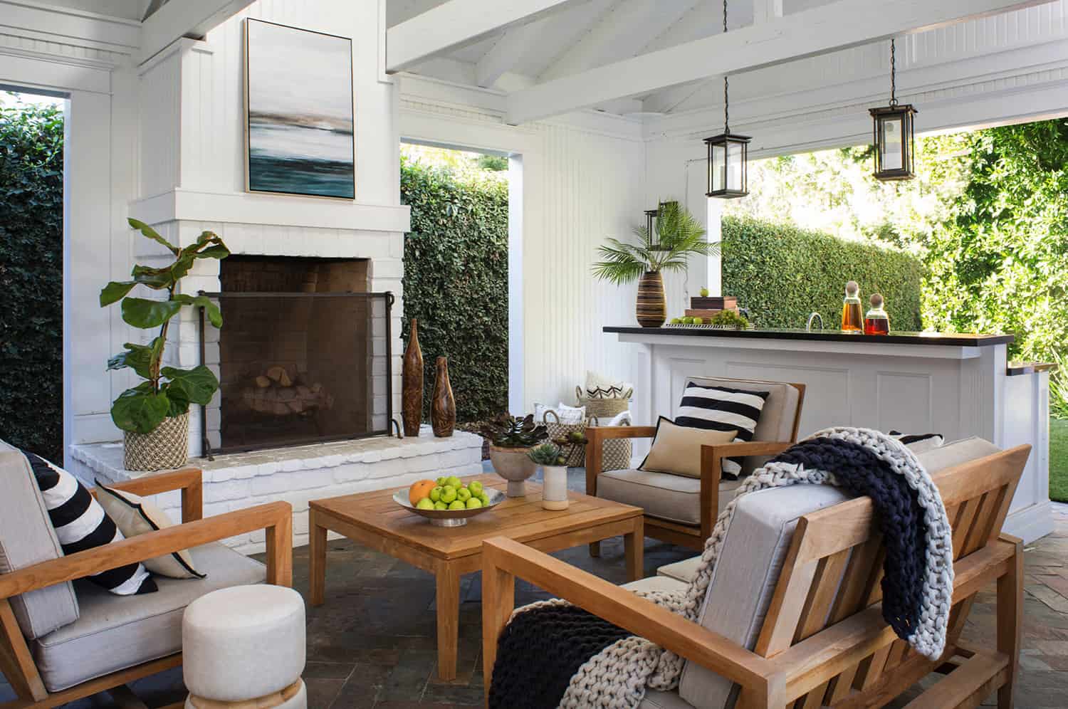 cool-and-breezy-coastal-style-patio