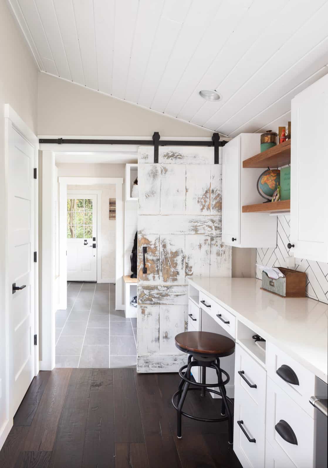 farmhouse-style-home-office-white-with-wood-flooring