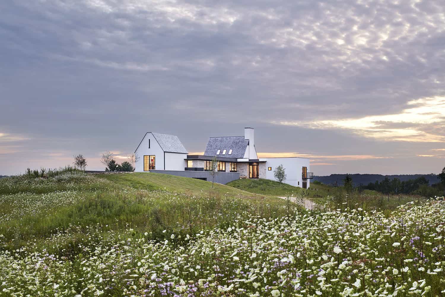 contemporary-farmhouse-landscape