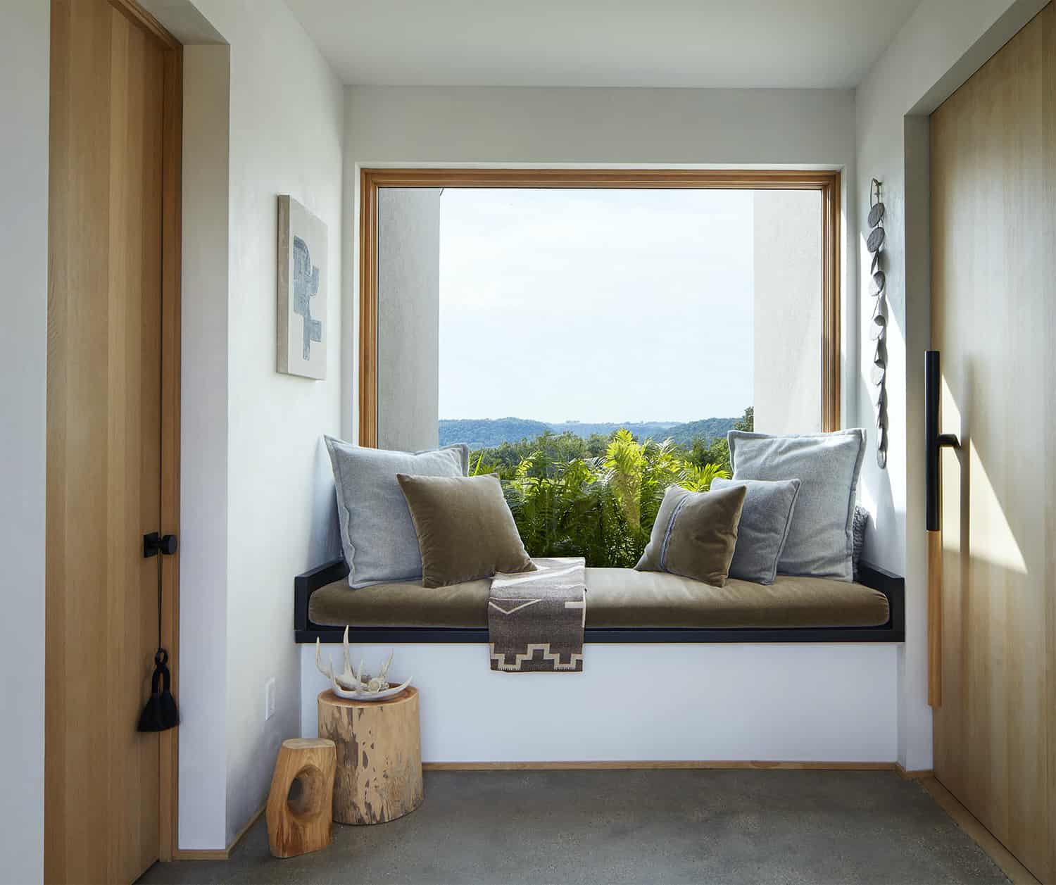 contemporary-farmhouse-window-seat