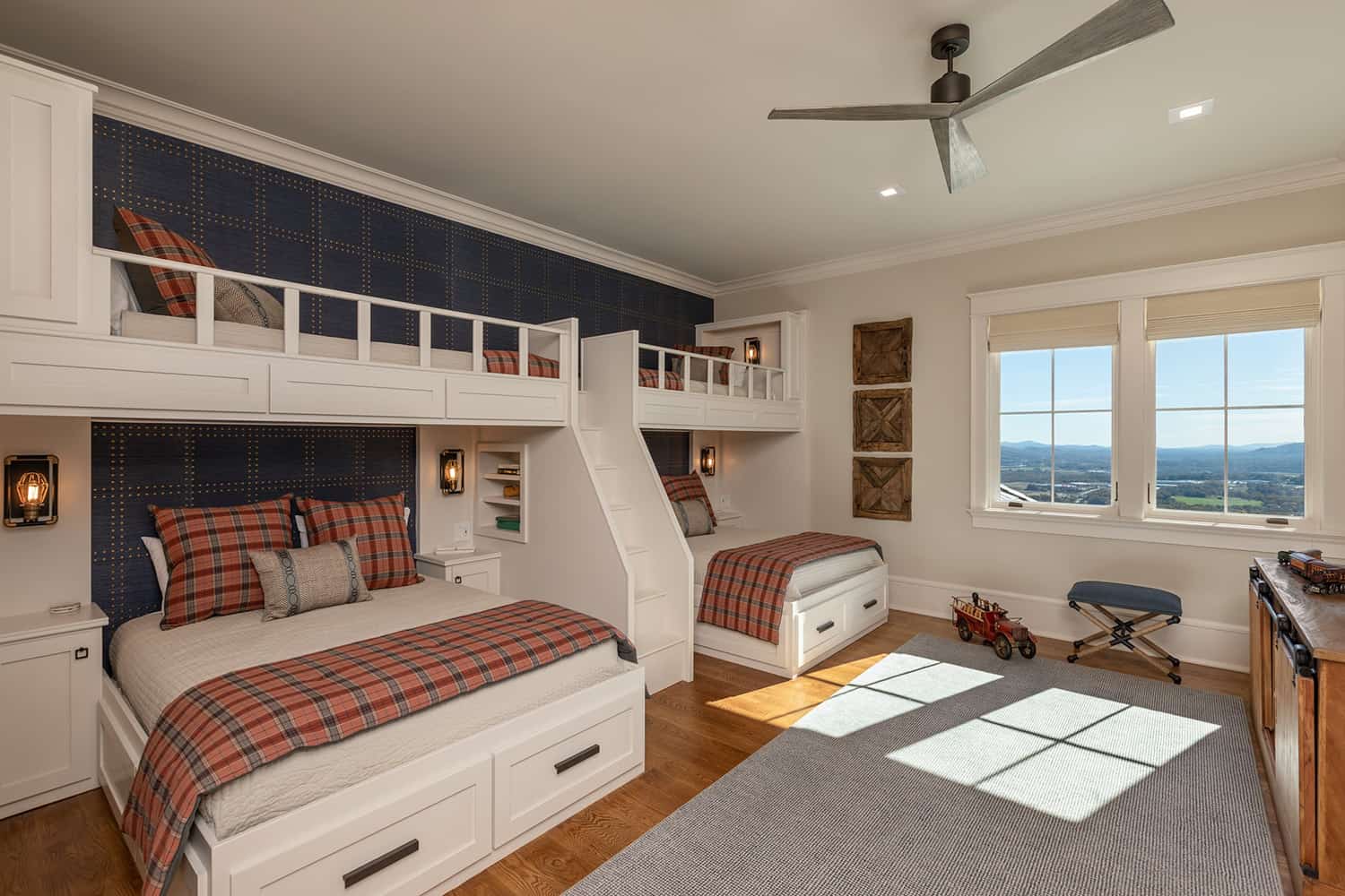 mountain-contemporary-bunk-bedroom