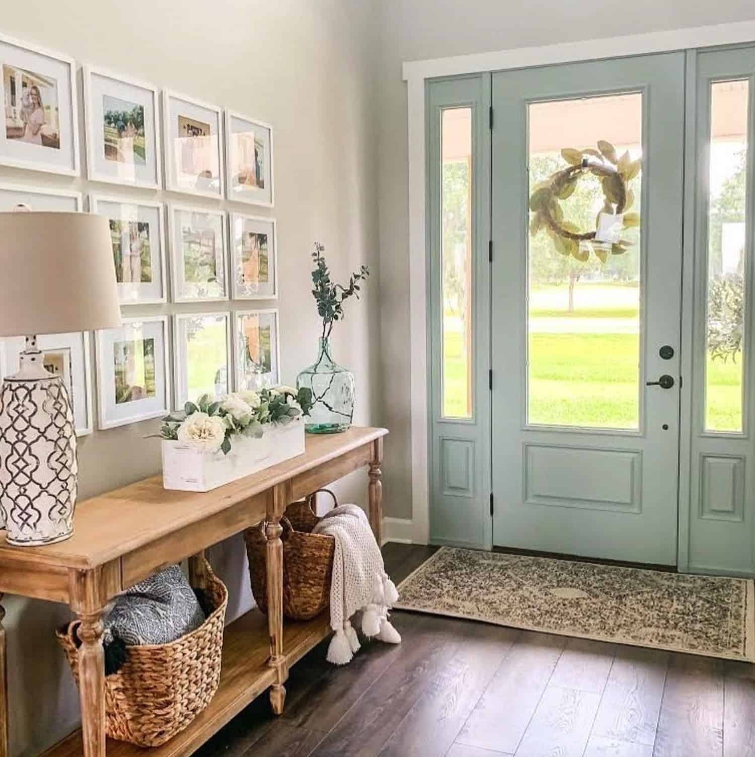 farmhouse-spring-entryway-with-a-console-table