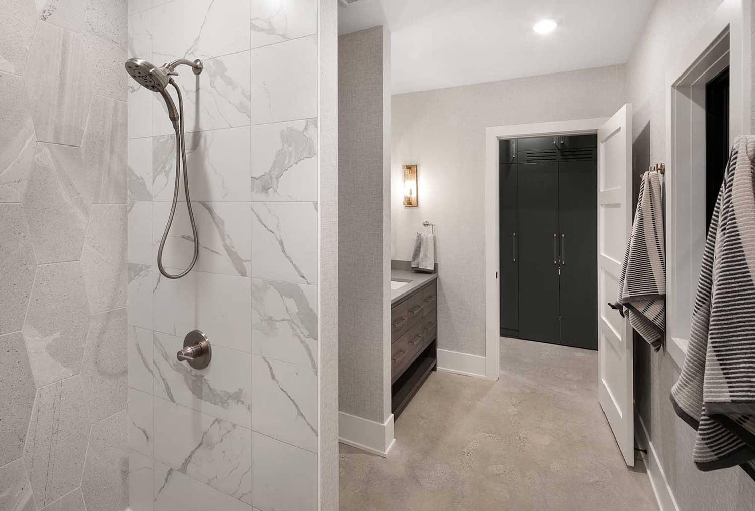 modern-bathroom-with-a-shower