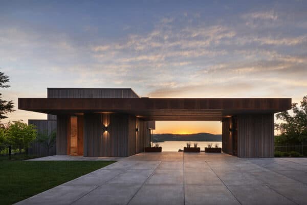 featured posts image for Inside a modern nature retreat with serene views over Table Rock Lake
