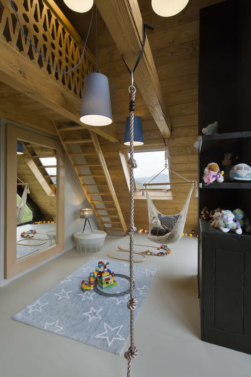 mountain-cottage-playroom