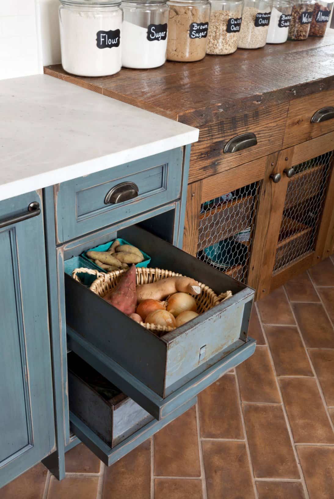 farmhouse-style-kitchen-drawer-detail