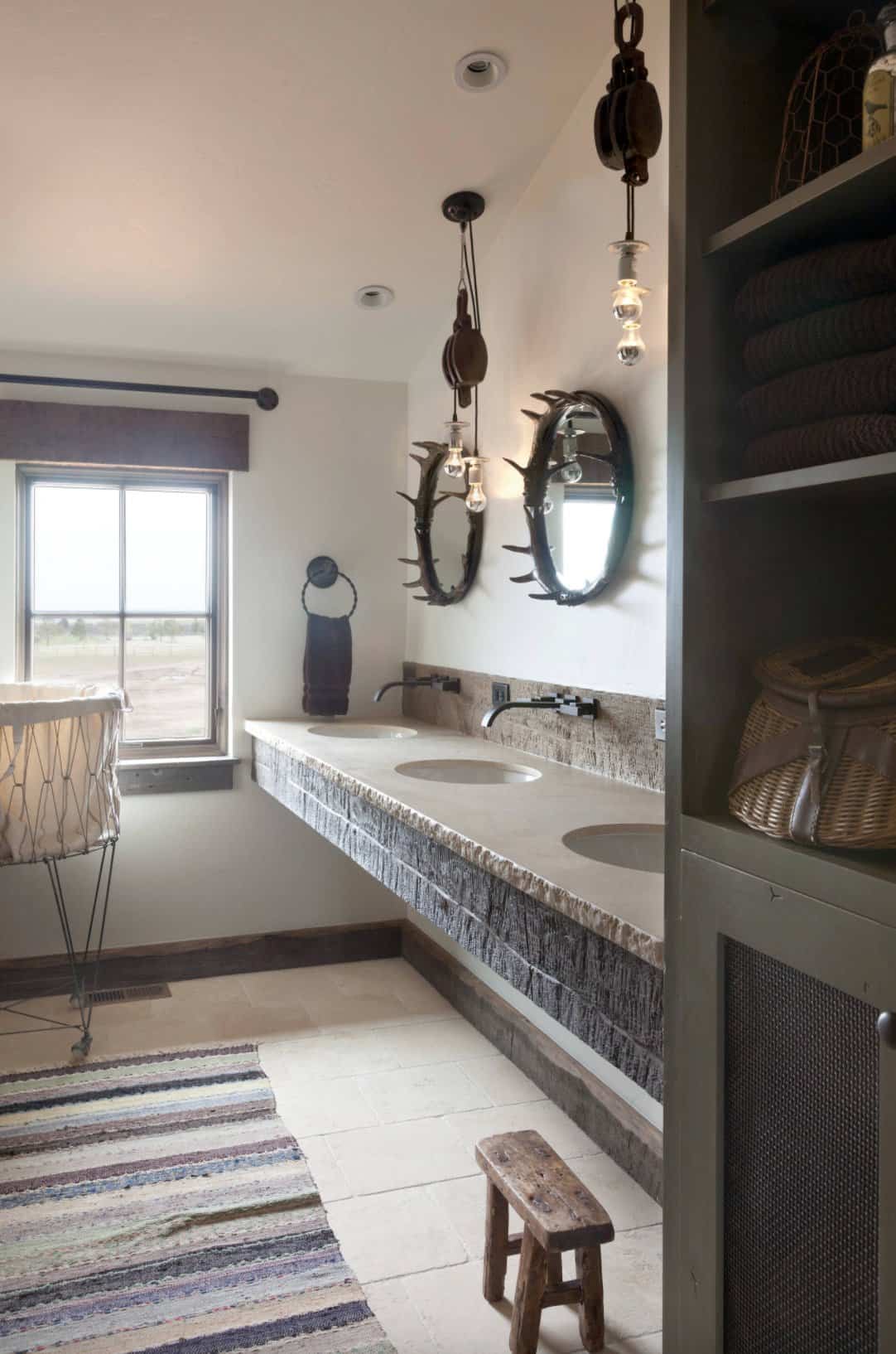 farmhouse-style-bunk-bathroom