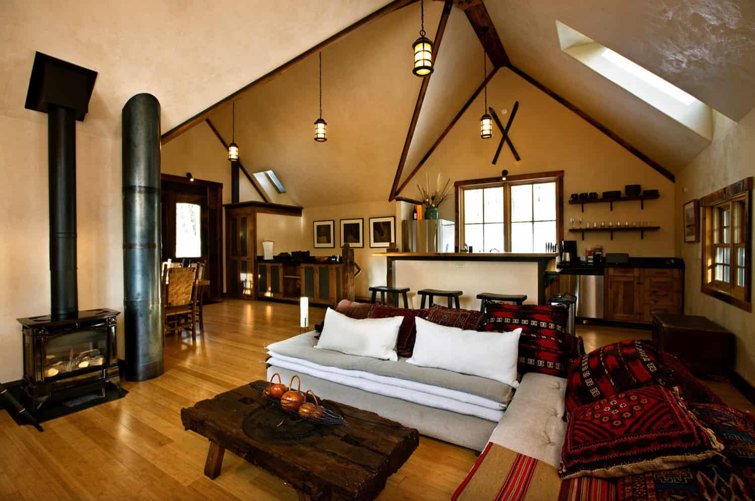 rustic-cabin-living-room