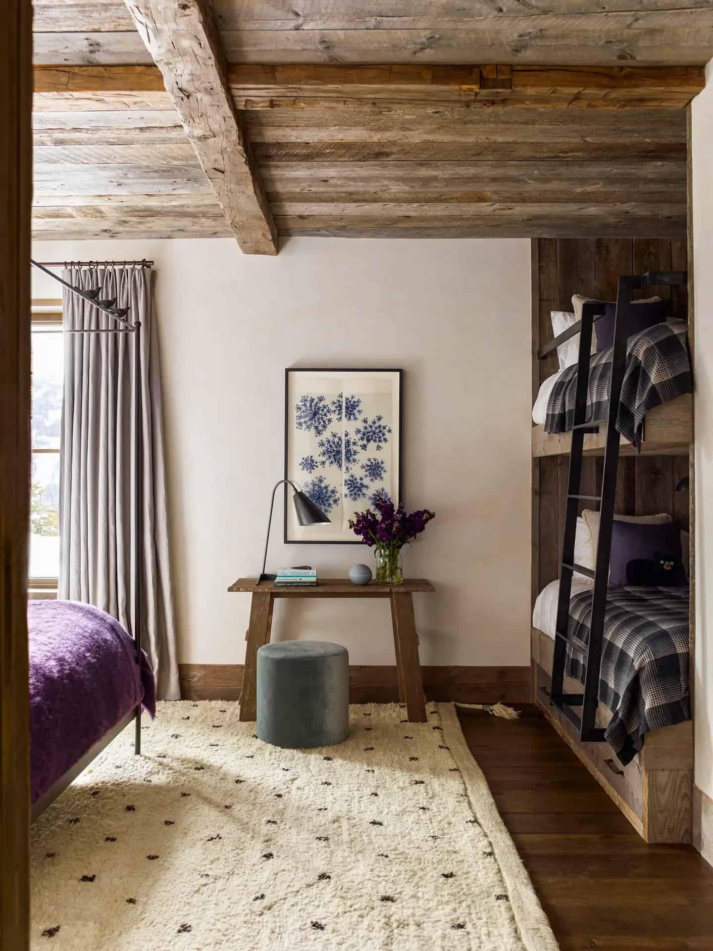 rustic-guest-bedroom