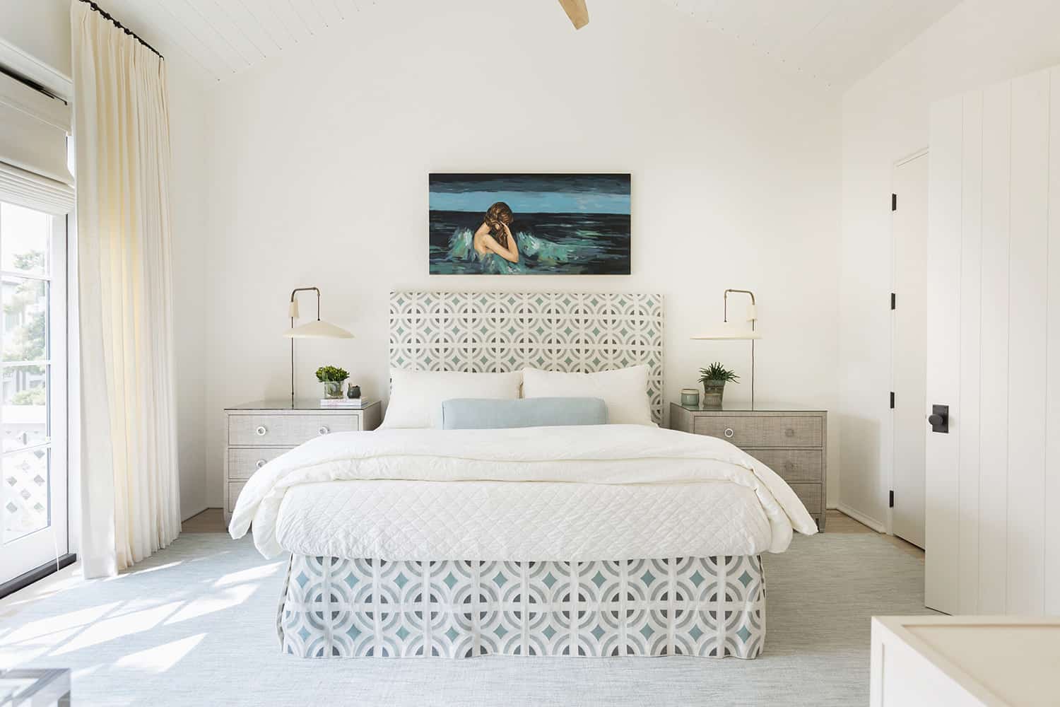 modern-beach-style-bedroom