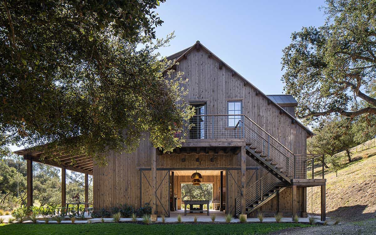 modern-entertainment-barn-exterior