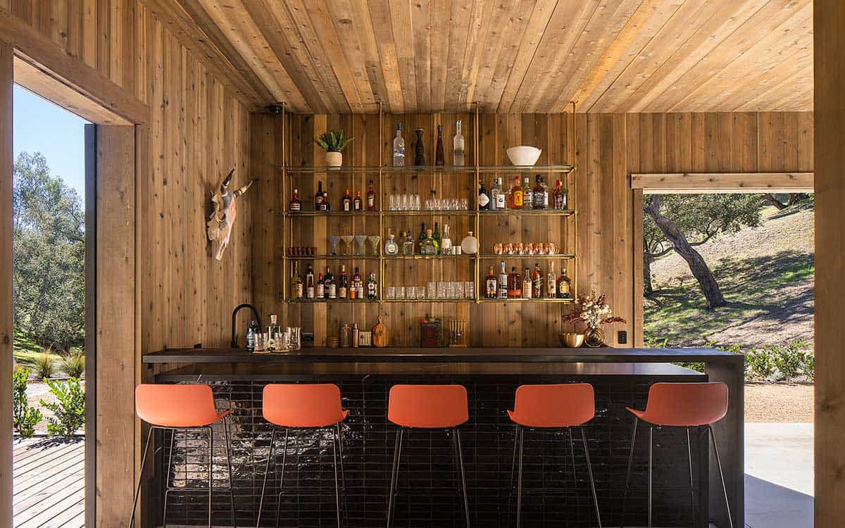 modern-entertainment-barn-home-bar