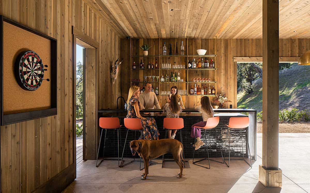 modern-entertainment-barn-home-bar