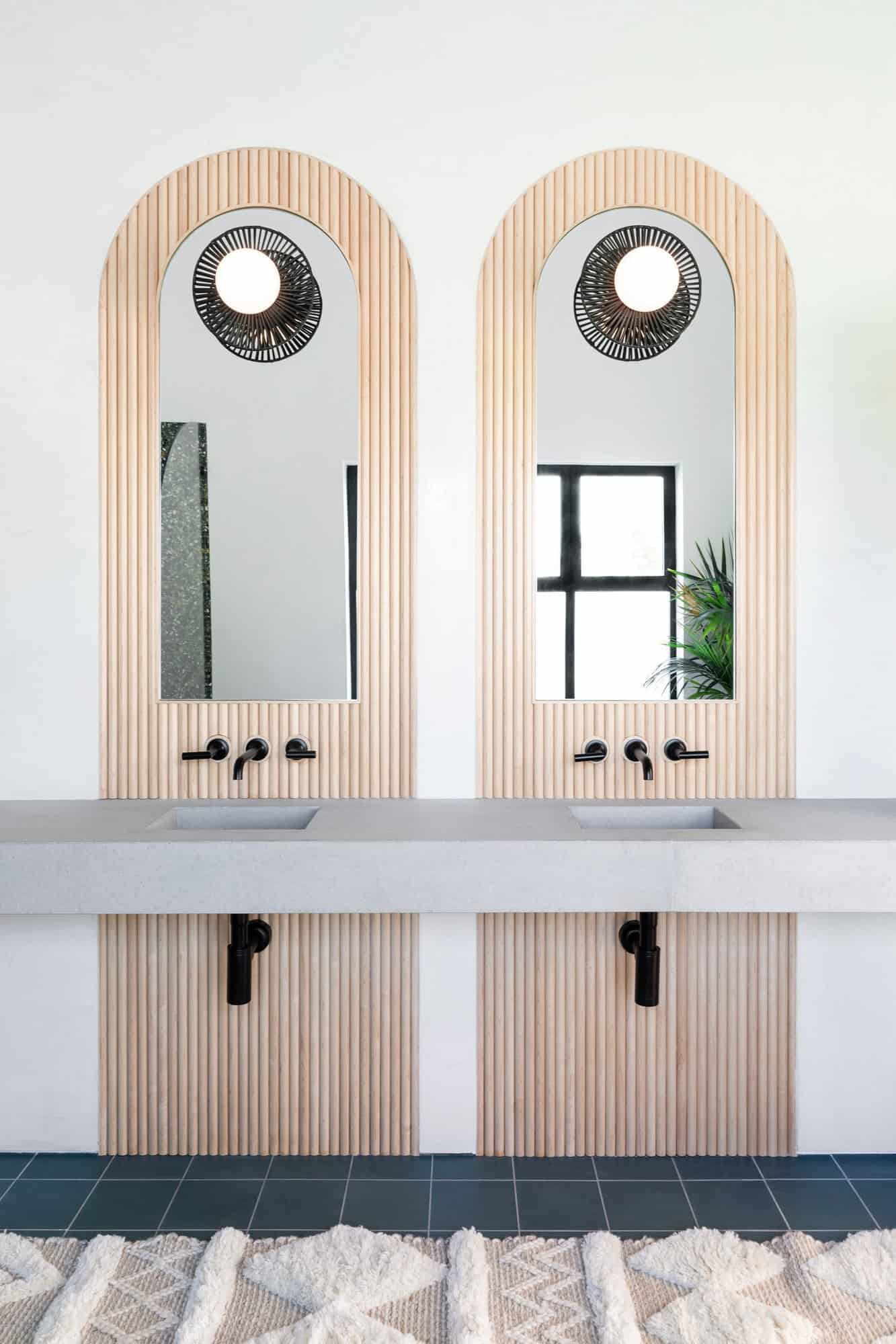 moroccan-inspired-bathroom