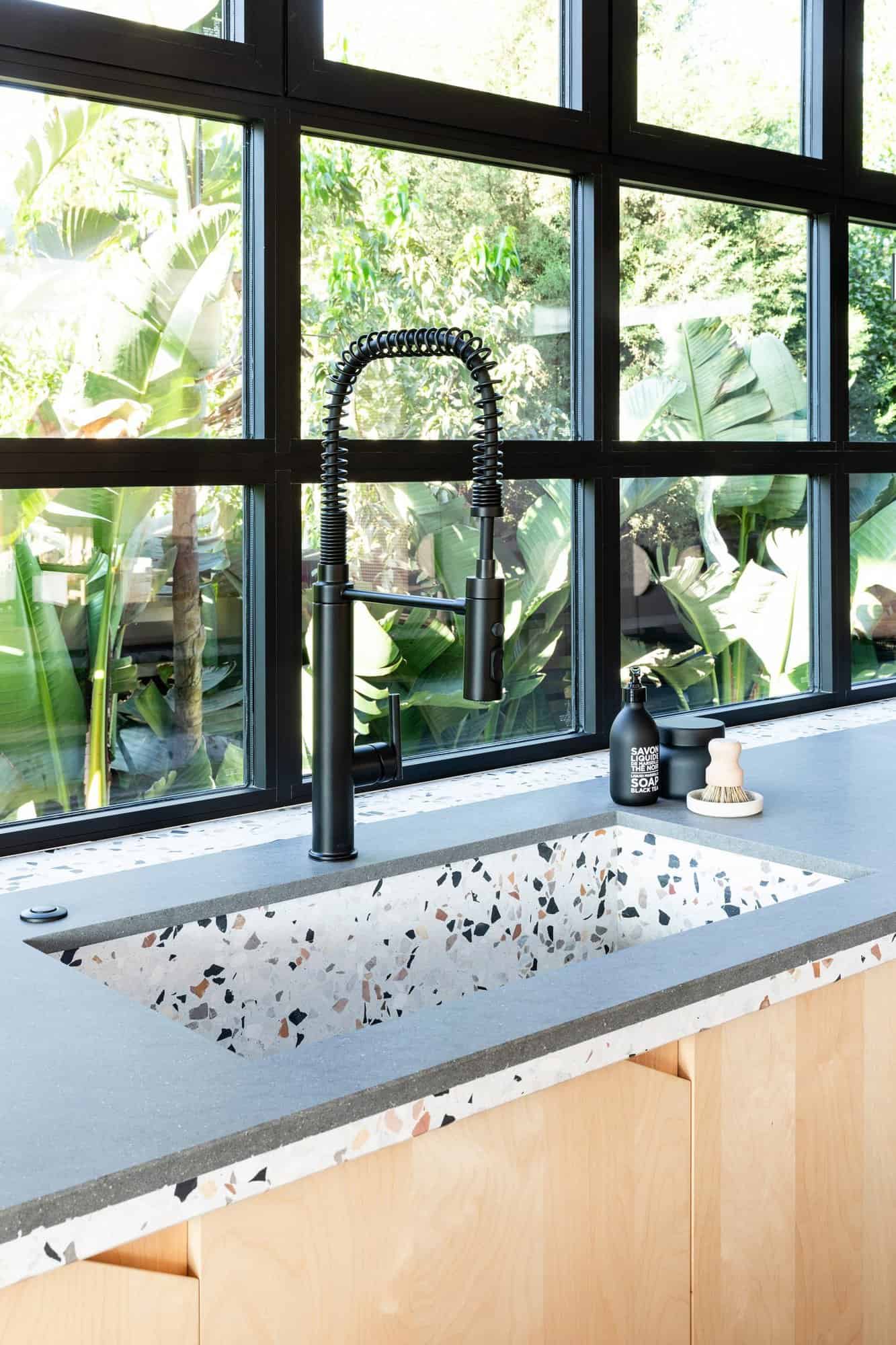 moroccan-inspired-kitchen-sink