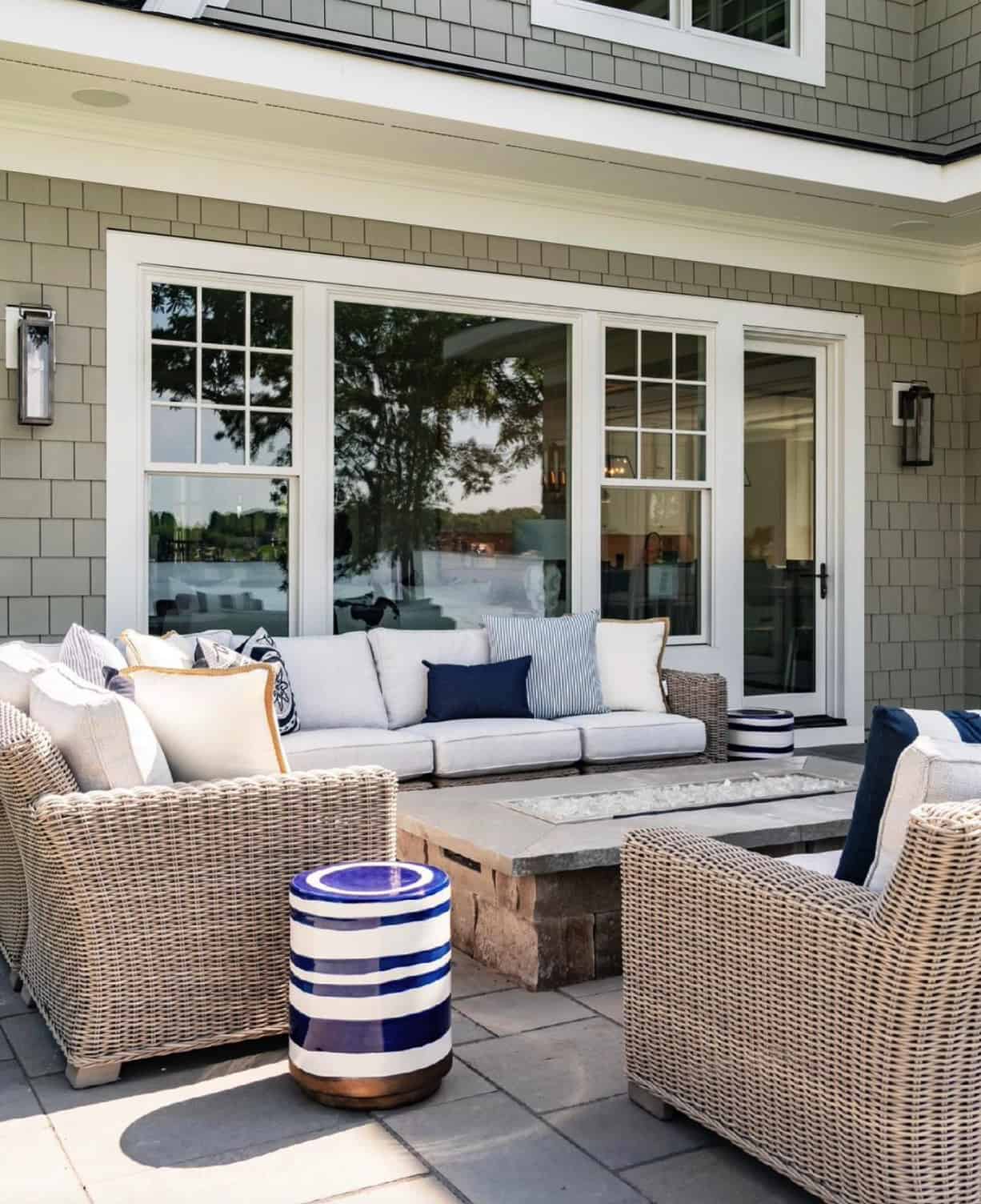 coastal-style-lake-house-retreat-patio