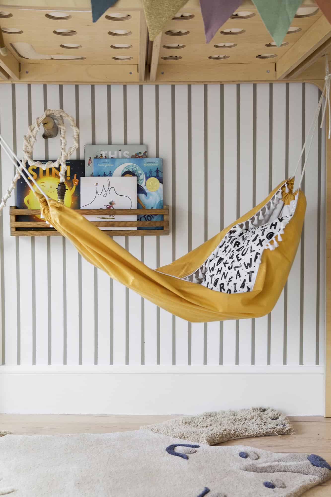 modern-kids-bedroom-with-a-hammock