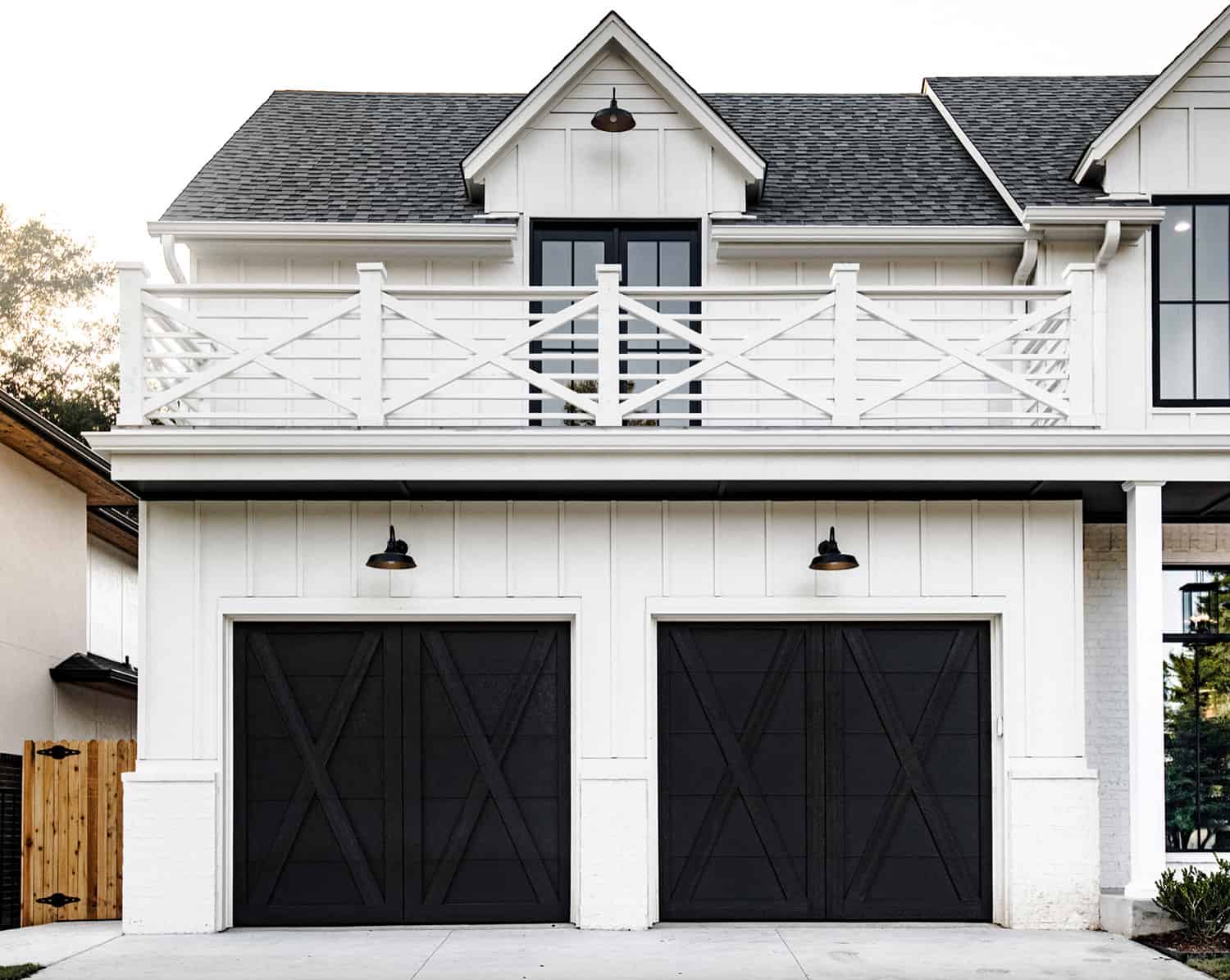farmhouse-style-garage