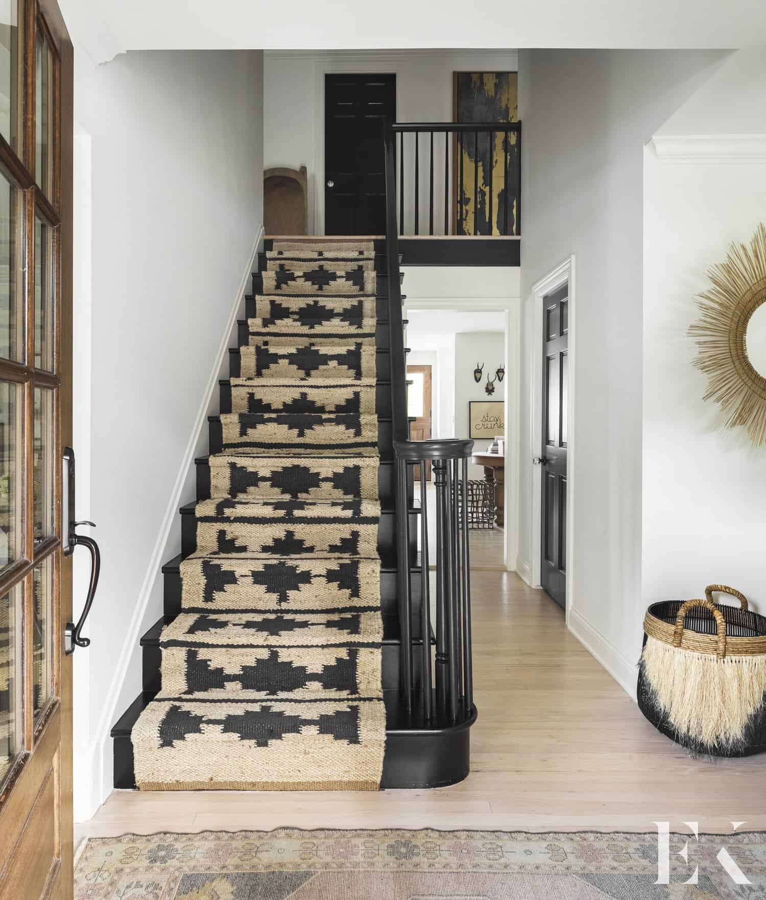 contemporary-home-entry-staircase