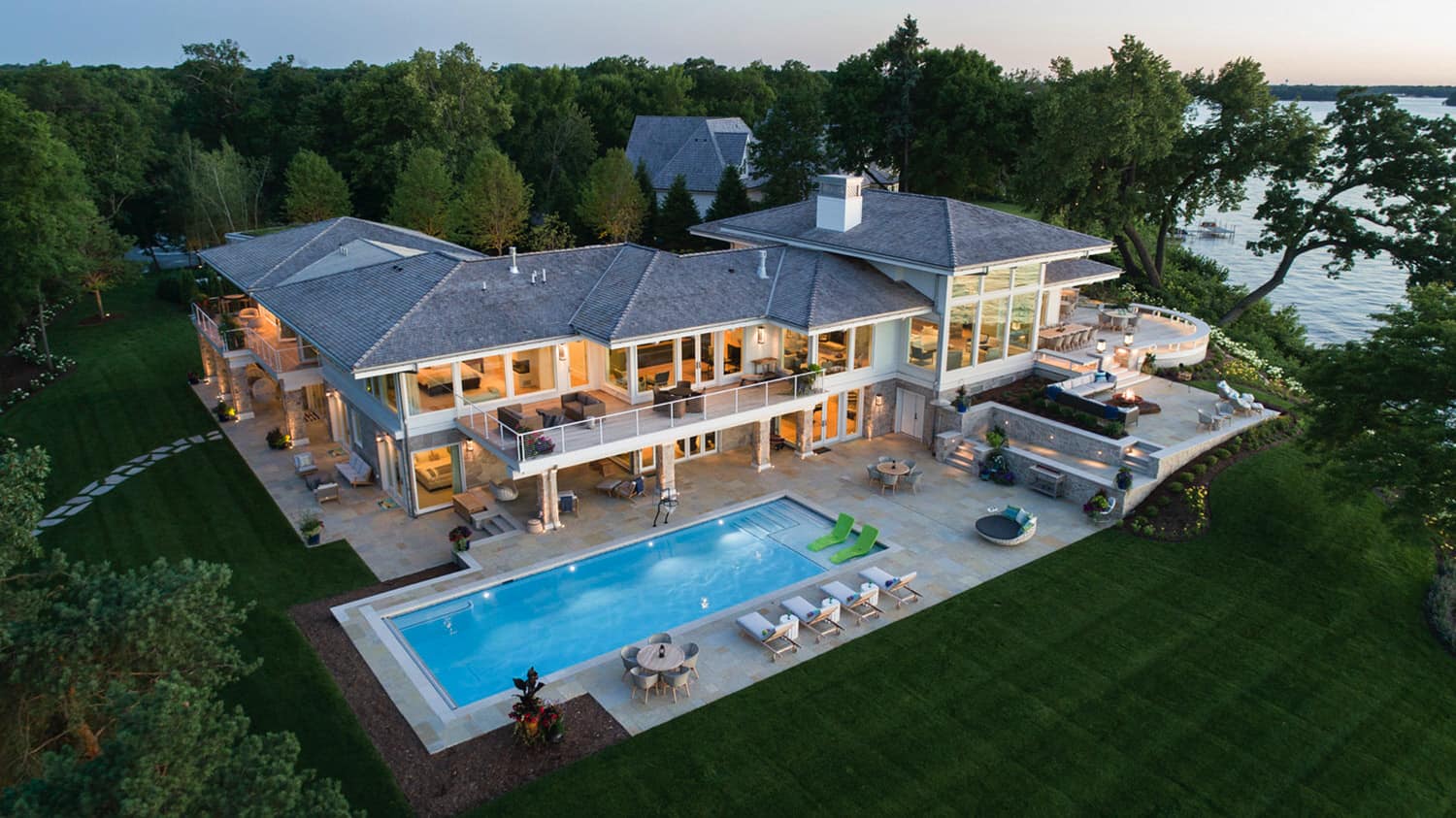 contemporary-lake-house-exterior-aerial-view
