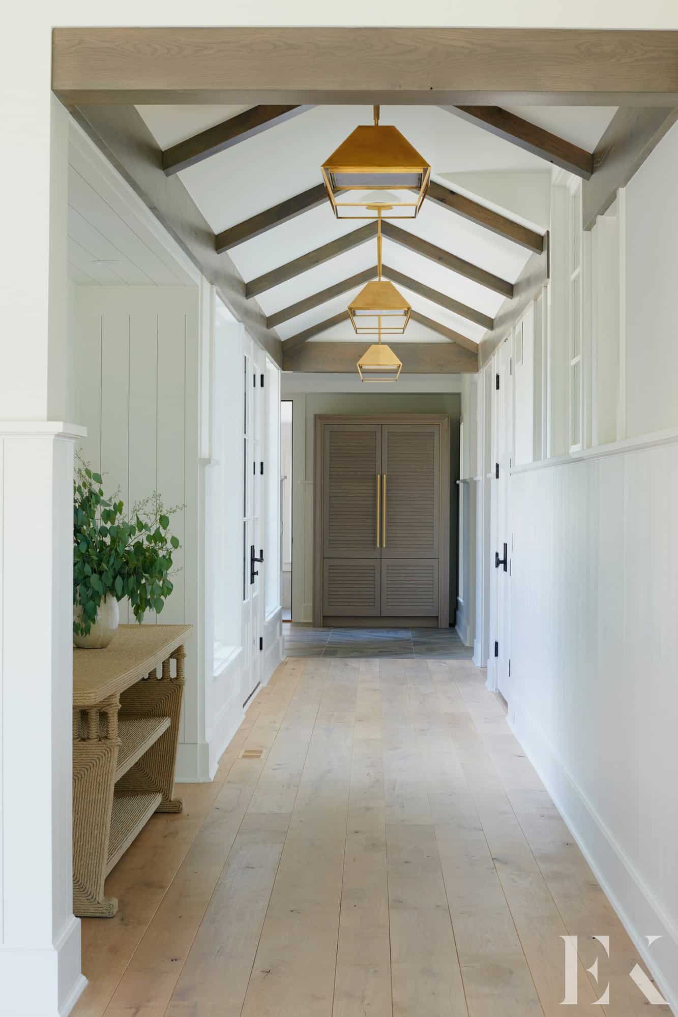modern-farmhouse-hallway